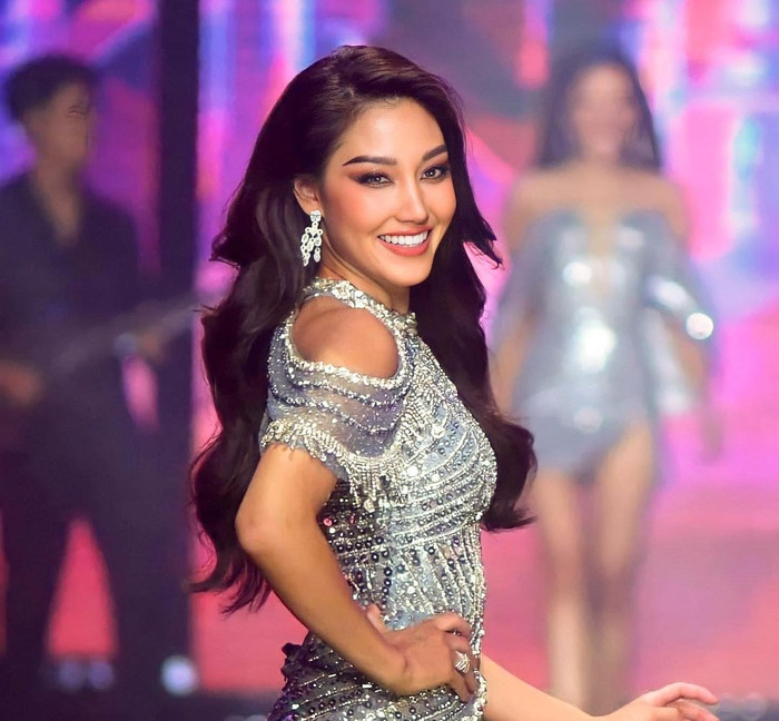 Nicolene từng là Á hậu 1 Miss World 2018.