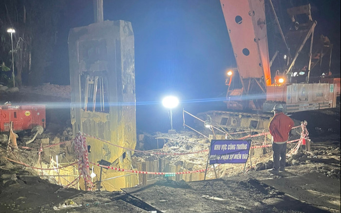 Vụ bé Hạo Nam: 1/3 trụ bê tông nơi bé trai bị mắc kẹt đã được cắt đưa lên Ảnh 2