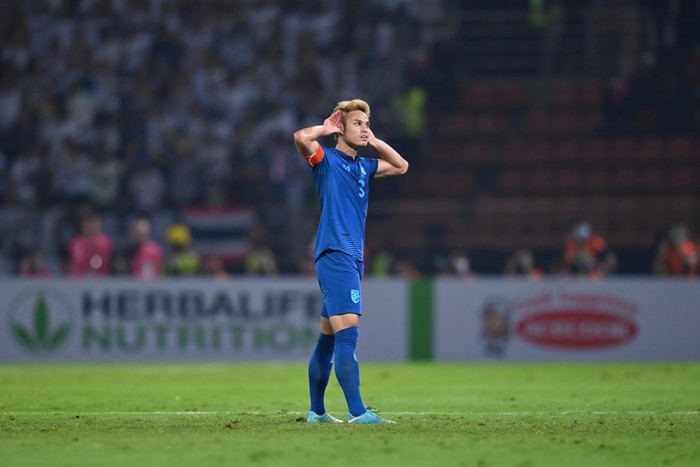 Dường như phát biểu của HLV Park Hang Seo nói tuyển Việt Nam có nhiều người cùng đẳng cấp như Theerathon là lý do tạo ra màn ăn mừng khiêu khích ở chung kết lượt về. Ảnh: FAT