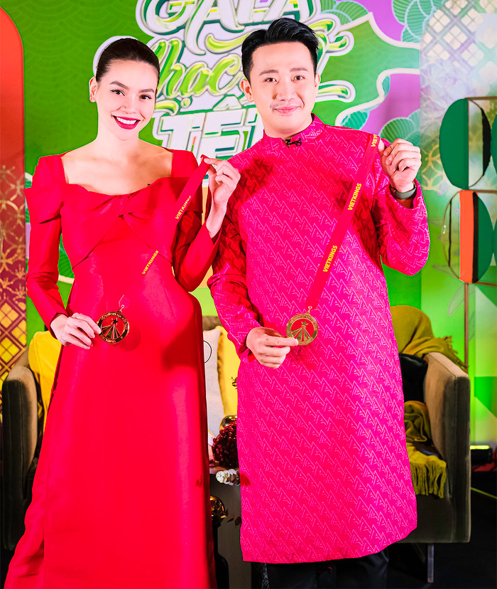 Trấn Thành và Hồ Ngọc Hà là cặp đôi MC quen mặt với khán giả mỗi dịp Tết đến xuân về.