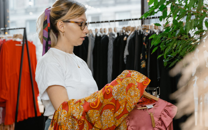 Muốn dùng hàng hiệu giá 'mềm', giới mộ điệu 'phát sốt' với dịch vụ thuê hàng hóa xa xỉ Ảnh 2