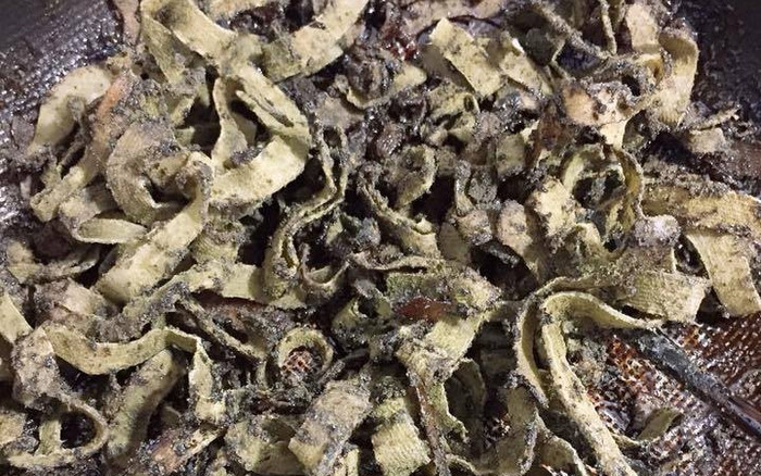 Gái đảm trổ tài làm mứt Tết và thành phẩm 'dở khóc dở cười' Ảnh 2