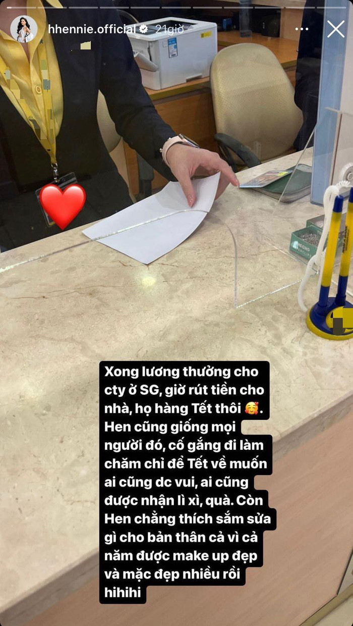 Nguyên nhân khiến người đẹp không thích sắm sửa chính là do trong năm cô đều ăn vận lộng lẫy với tần suất dày đặc