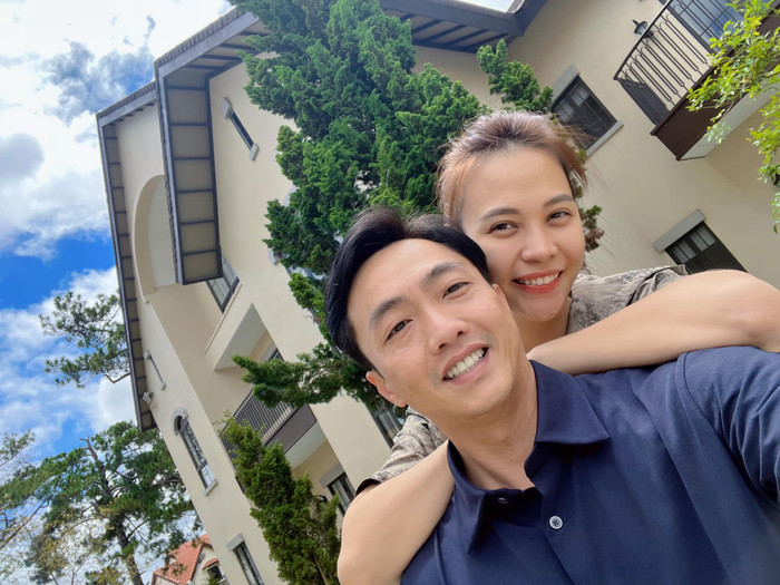Vợ chồng Cường Đô La Đàm Thu Trang khá thoải mái trong việc chia sẻ những khoảnh khắc đời thường ở trên mạng xã hội