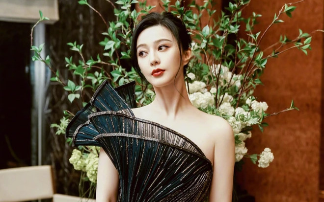 Không phải Địch Lệ Nhiệt Ba, Phạm Băng Băng mới là nữ hoàng thảm đỏ 2022 Ảnh 2