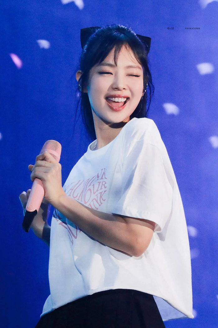 Nhất cử nhất động của Jennie đều được netizen “soi” rất kĩ. 