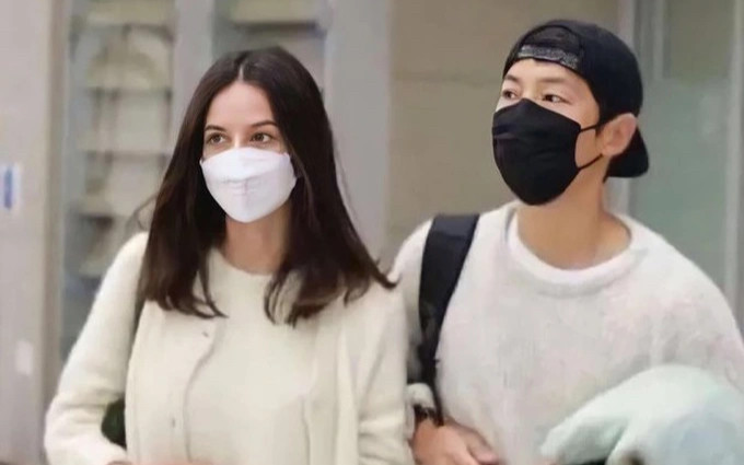 Hóa ra Song Joong Ki từng quen biết nữ idol này từ 15 năm trước Ảnh 2