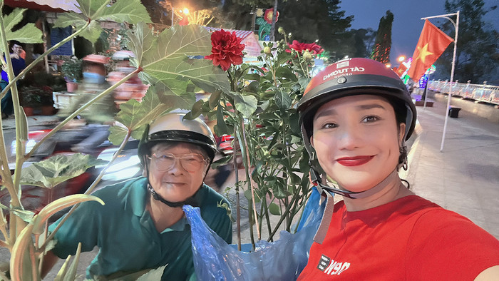 Nghệ sĩ Cát Tường: 'Tết này mẹ và con gái ở Úc, tôi và cha đón Tết cùng nhau' Ảnh 5