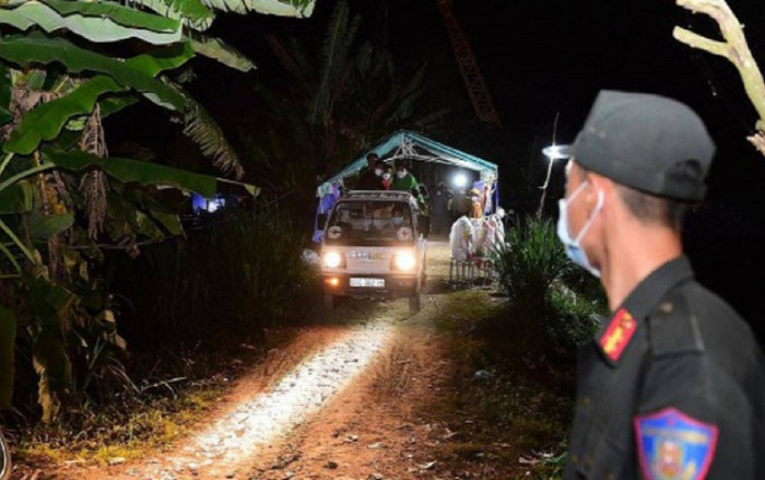 Hình ảnh cuối cùng đưa bé Hạo Nam rời khỏi hiện trường đau thương về với gia đình Ảnh 2