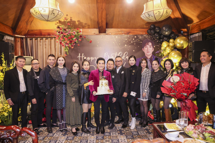 Ca sĩ Quang Hà đã có một khoảng thời gian đáng nhớ bên cạnh bạn bè, đồng nghiệp thân thiết