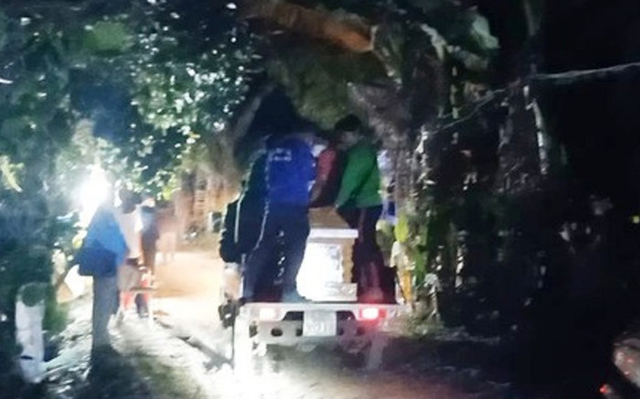 Đưa bé Hạo Nam ra khỏi trụ bê tông lên mặt đất: Đã xác định được nguyên nhân sơ bộ gây tử vong Ảnh 2