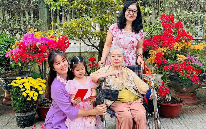 Nhan sắc 4 thế hệ phụ nữ của gia đình diễn viên Lê Phương Ảnh 2