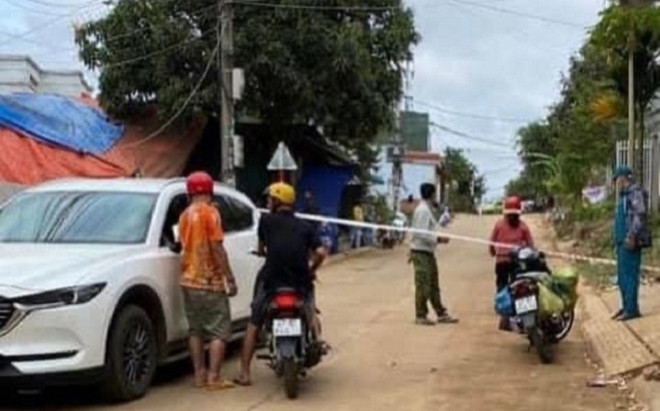 Mâu thuẫn, chồng đâm vợ nguy kịch tối 29 Tết Ảnh 2