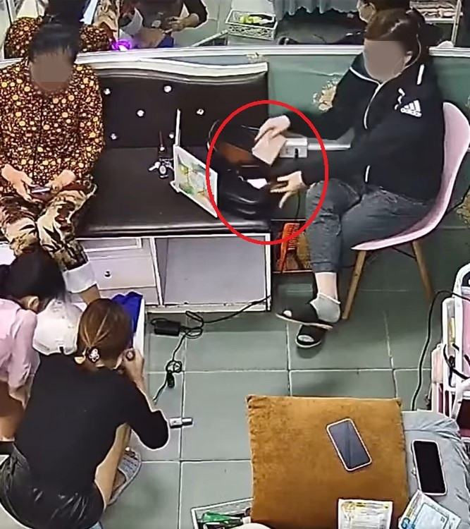 Đi làm đẹp nhưng 'bàn tay hư hỏng' của người phụ nữ lại táy máy vào 'vùng cấm' khiến dân mạng ngán ngẩm Ảnh 3