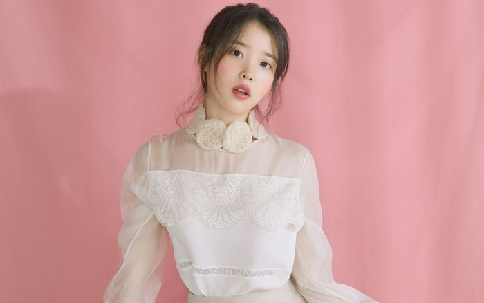 Vừa công khai hẹn hò Lee Jong Suk, IU bất ngờ bị 'đào mộ' quá khứ đầy vết nhơ: 'Nữ hoàng tẩy trắng'? Ảnh 2