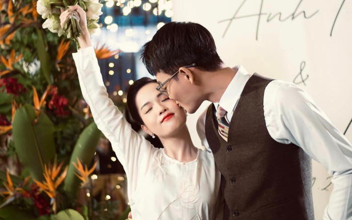 Anh Tú chính thức khoe con đầu lòng ngày đầu năm, loạt sao Việt gửi lời chúc mừng Ảnh 2