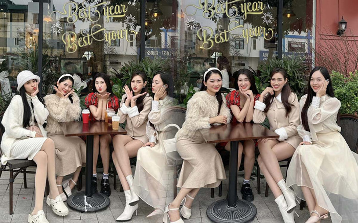 Hoa hậu Đỗ Thị Hà 'chặt đẹp' đàn em bằng cặp kiếm Nhật: Không hổ danh chánh cung Ảnh 2