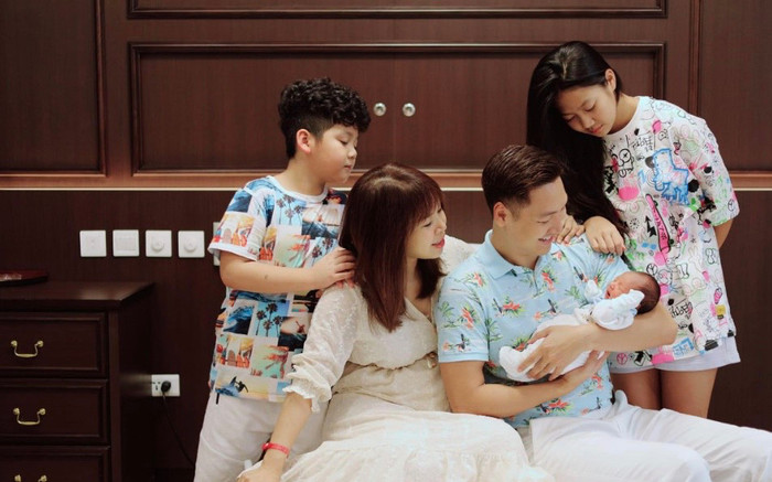 Quý tử thứ 3 nhà Mạnh Trường nhặt hết nét đẹp của bố mẹ, netizen tấm tắc khen địch thị là soái ca nhí Ảnh 2