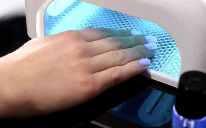 Tia cực tím từ đèn sấy khô móng tay có nguy cơ gây ung thư Ảnh 2