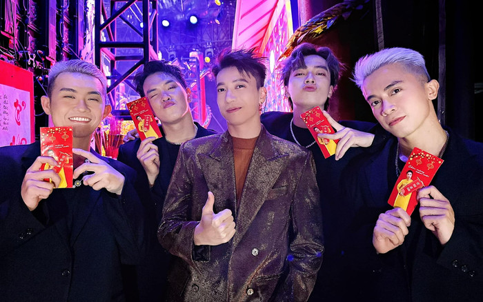 Mới đi diễn đầu năm, S.T Sơn Thạch đã bị fan yêu cầu làm chuyện 'khó nhằn' Ảnh 2