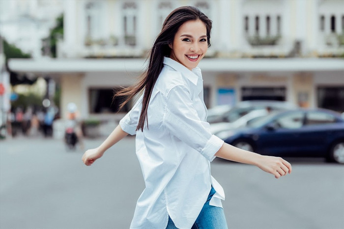 Hiền Thục hát nhạc Mỹ Tâm tặng khán giả, nhan sắc U40 bất ngờ được so sánh với Đan Trường Ảnh 5