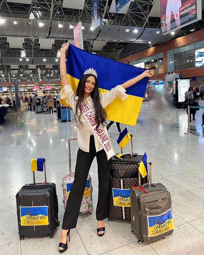 Cô sở hữu chiều cao 1m76 cùng số đo 3 vòng 86 - 61 - 92 (cm)