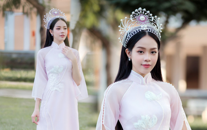 Nhan sắc trong trẻo của Hoa hậu Thanh Thủy khi về trường Ảnh 2