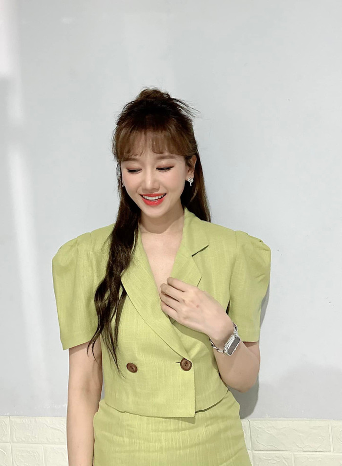 Đa số khán giả đều hy vọng Hari Won có thể trở nên cởi mở, hòa đồng và làm quen nhiều nghệ sĩ nữ hơn trong thời gian sắp tới