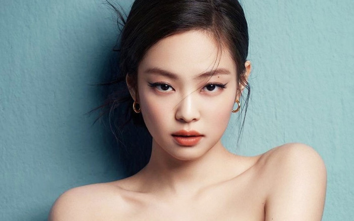 Hết tạo dáng phản cảm, Jennie (BLACKPINK) lại bị chỉ trích vì 'ngó lơ' fan Ảnh 2