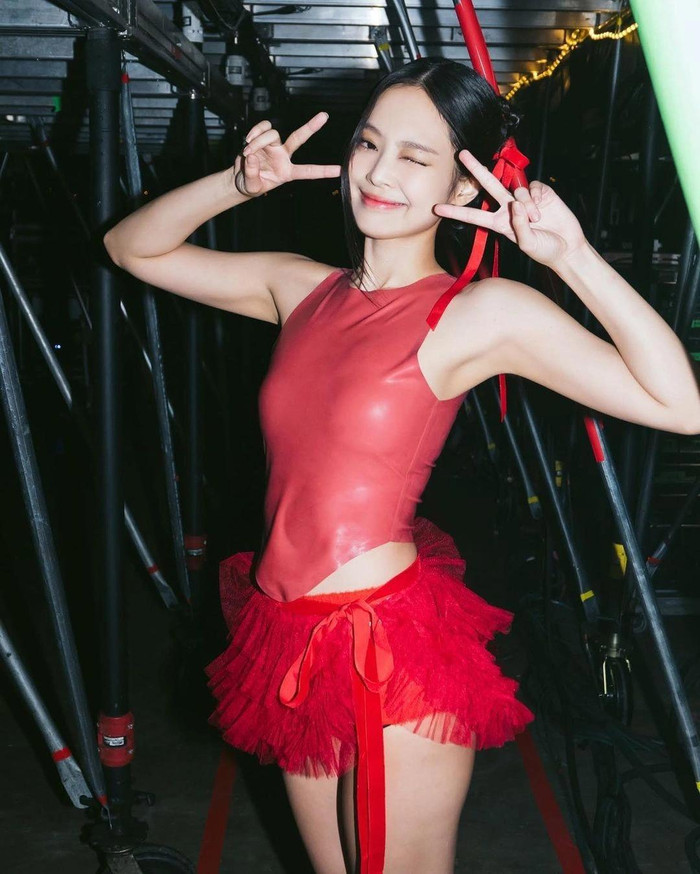  Jennie phớt lờ dân mạng Trung Quốc chửi bới, tiếp tục biểu diễn hời hợt, lơ là? Ảnh 1