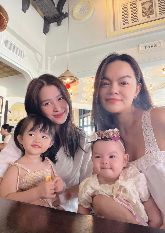 Phạm Quỳnh Anh chủ động khen ngợi con gái của Đông Nhi: 'Chỉ hay cười toe toét thôi, khi cần sẽ hiện nguyên hình một con hổ. Không dễ thương như chị Winnie'