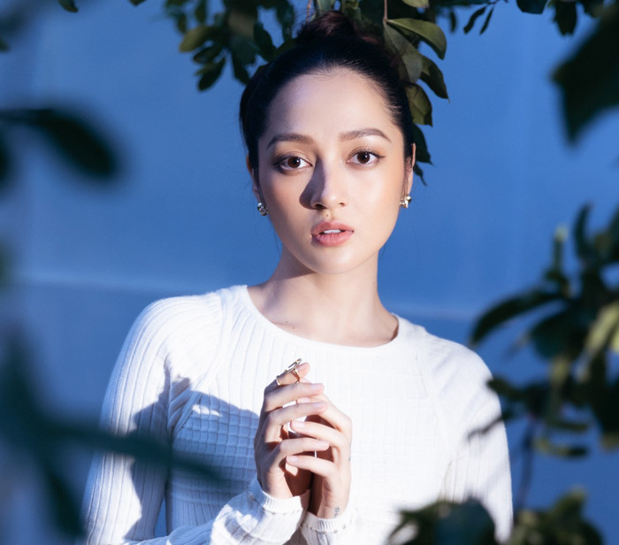 Nếu như trước đây, sau mỗi cuộc tình cô đều tự dằn vặt bản thân nhưng bây giờ cô không coi điều đó quá nghiêm trọng. 