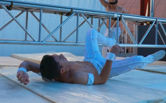 Quốc Cơ - Quốc Nghiệp bất ngờ bị ngã từ độ cao 2 mét Ảnh 2