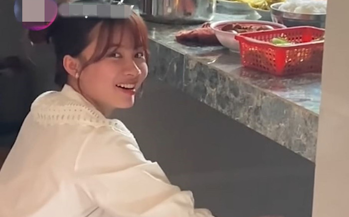 Trở thành 'trộm' trong chính nhà mình, nữ sinh không bị chê bai còn nhận nhiều lời khen ngợi vì nhan sắc Ảnh 2