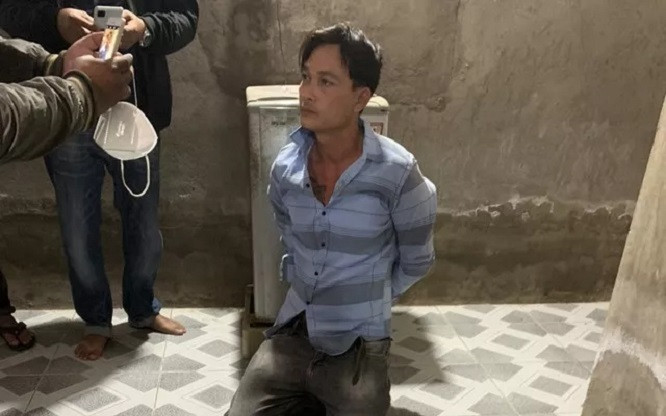 Cướp tiệm vàng rồi mua bia đãi bạn nhậu Ảnh 2