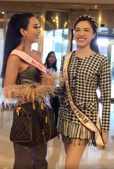 Miss Charm ngày 1: Thanh Thanh Huyền diện họa tiết khăn rằn, khá mờ nhạt trước đối thủ Ảnh 6