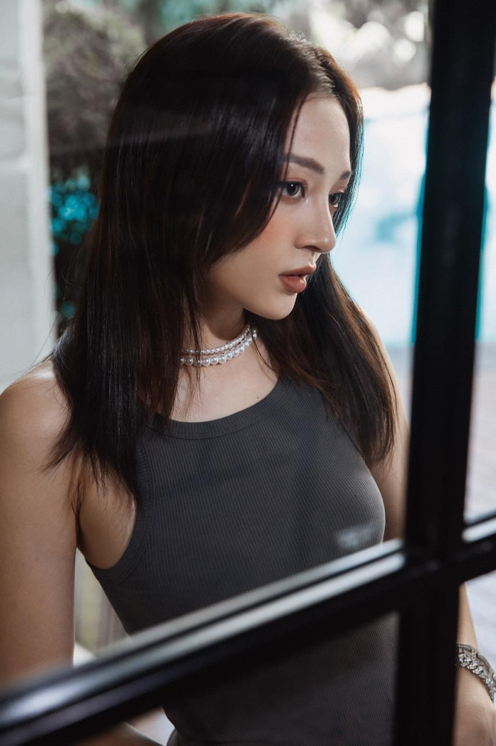 Trước đó Bảo Anh từng bị cư dân mạng phát hiện sử dụng những bức ảnh cũ chụp từ năm ngoái để đăng tải trên trang cá nhân