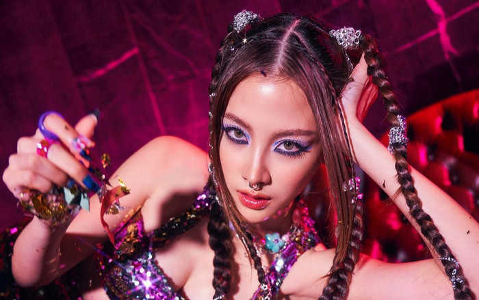 Baifern Pimnachok khiến netizen 'hú hồn' vì đeo khuyên mũi, thắt bím tóc cực 'chất chơi' Ảnh 2