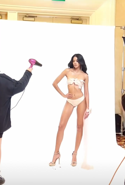 Một đại diện Mỹ Latinh tiếp tục khiến cho người xem 'thổn thức'. Fan sắc đẹp cho rằng các thí sinh Mỹ Latinh luôn nổi bật nhất trong mọi cuộc thi sắc đẹp bởi họ có được thân hình hoàn hảo trời ban, cộng thêm với ngoại hình quyến rũ nên rất khó có nhan sắc châu Á nào có thể đánh bại.