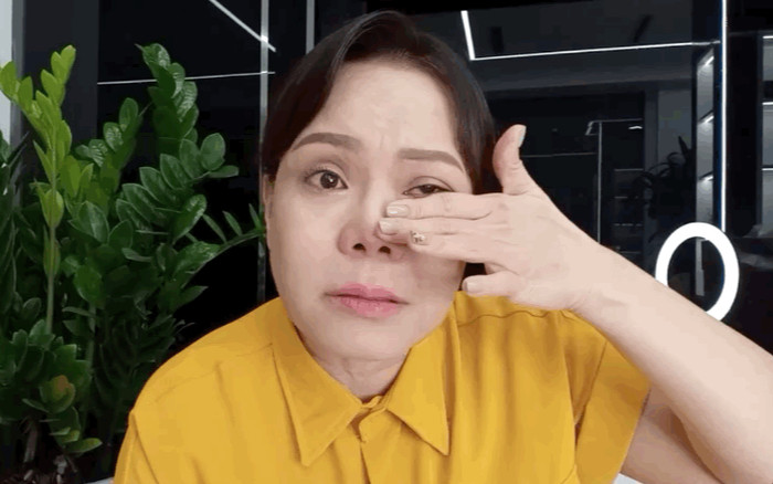 Mới đầu năm, nghệ sĩ Việt Hương đã gặp sự cố ở tay, rụng hết cả tóc, biết lý do ai cũng đồng cảm Ảnh 2