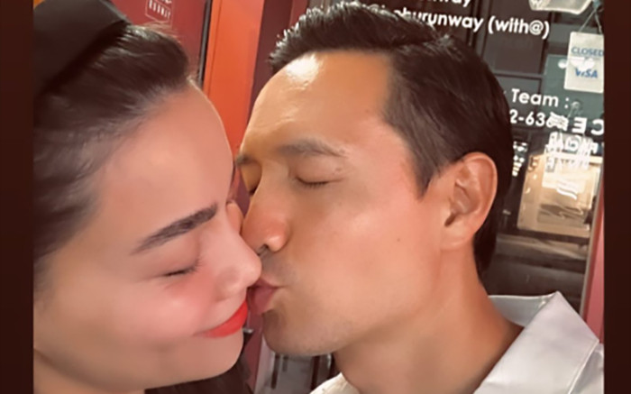 Hồ Ngọc Hà - Kim Lý khiến netizen 'rần rần' khi có màn 'khóa môi' cực ngọt tại Thái Lan Ảnh 2