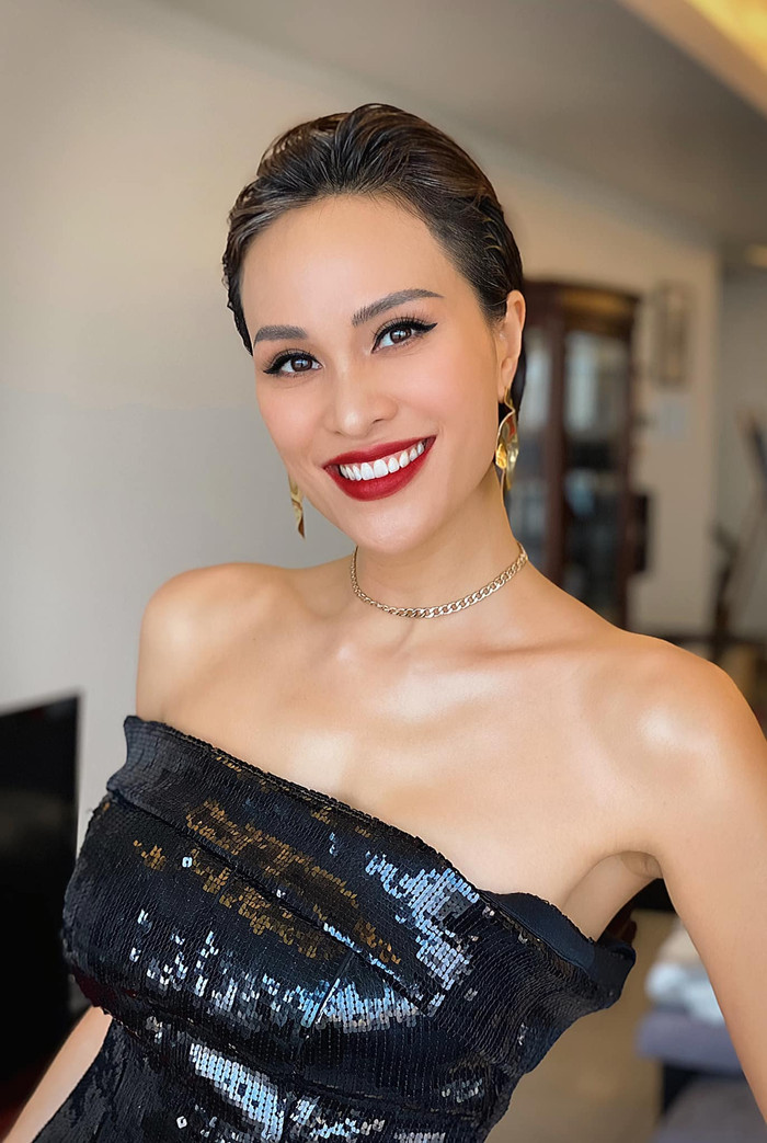 Lộ diện MC của Miss Charm 2023: Vẻ đẹp nóng bỏng tựa nữ thần, bắn tiếng Anh như gió Ảnh 7