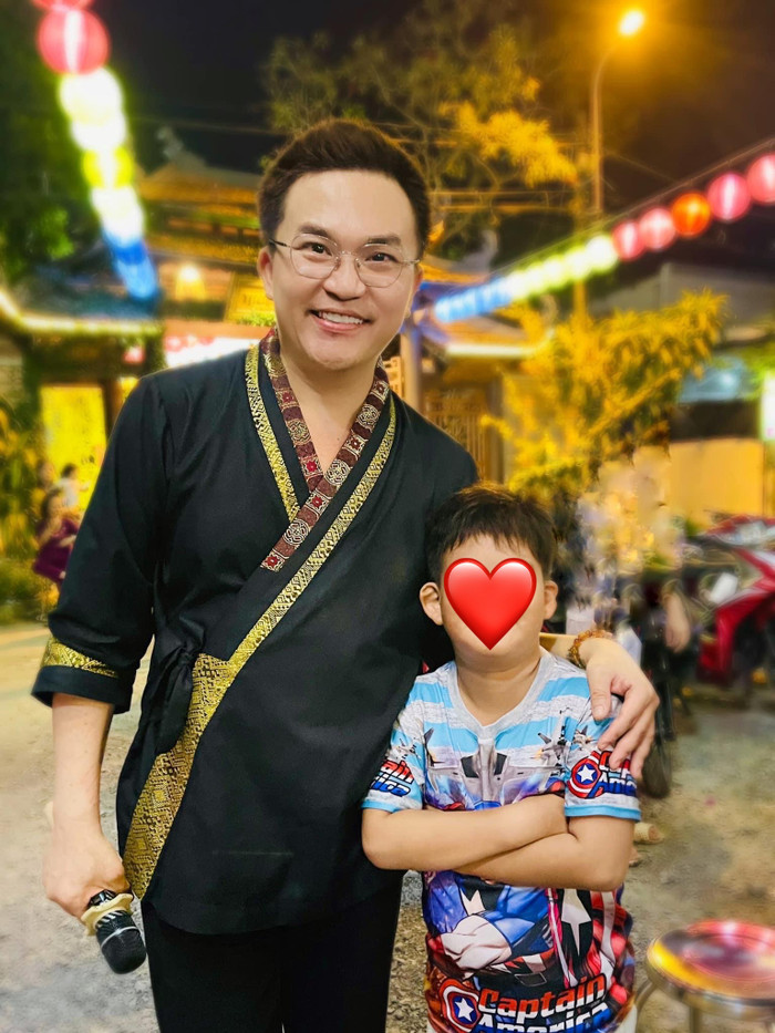 MC Đại Nghĩa không giấu khỏi sự hạnh phúc khi chứng kiến fan nhí đã hoàn toàn khoẻ mạnh