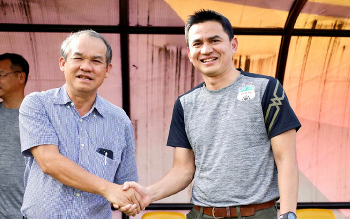 Hơn 22 năm làm bóng đá của bầu Đức suýt toang vì 'độc quyền': Không kiện mới lạ! Ảnh 2