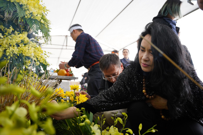 Ca sĩ Thanh Lam túc trực tại lễ tang Nhà giáo, NSND Thái Thị Liên những ngày qua