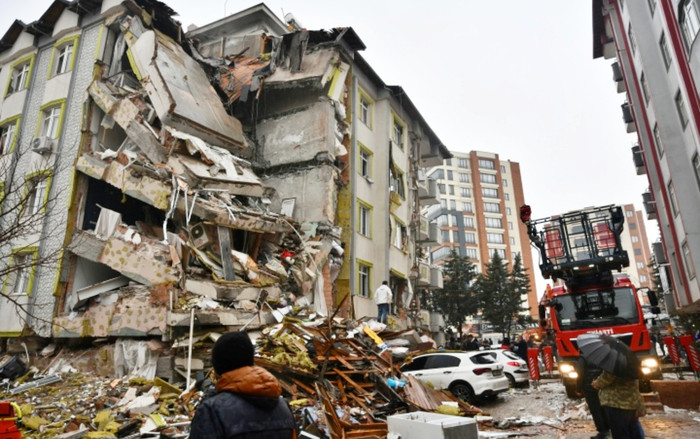 Thảm họa động đất vừa xảy ra ở Thổ Nhĩ Kỳ khiến hơn 1.500 người thiệt mạng Ảnh 2