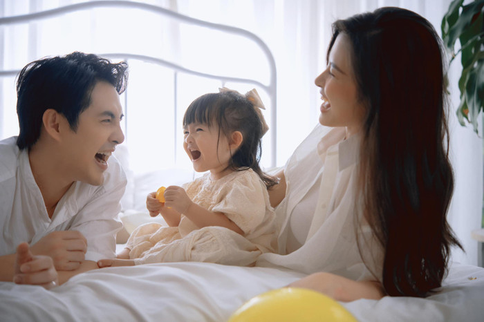 Vợ chồng Ông Cao Thắng Đông Nhi và con gái Winnie