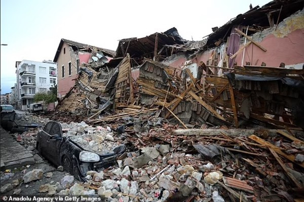 Nhói lòng những hình ảnh tan hoang sau thảm họa động đất ở Thổ Nhĩ Kỳ và Syria Ảnh 10