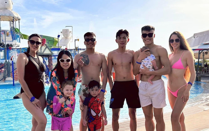 Bùi Tiến Dũng đưa quý tử cùng gia đình đi nghỉ dưỡng, nhan sắc mẹ vợ Tây gây chú ý Ảnh 2