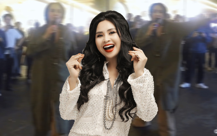 Nữ diva Việt khiến dân mạng tấm tắc khi biểu diễn ngẫu hứng cùng band nhạc khiếm thị trên đường phố Ảnh 2